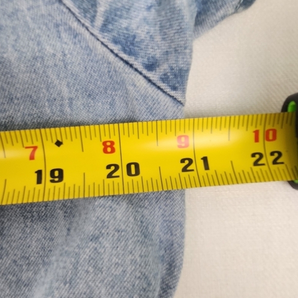 Bobbie Brooks Spring Flowers Lightweight Denim Style Button Down Top - Picture 6 of 7